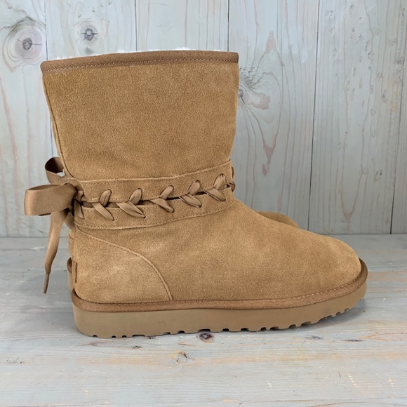 UGG CLASSIC SHORT LACE UP BOW BOOTS chestnut us 7 nib